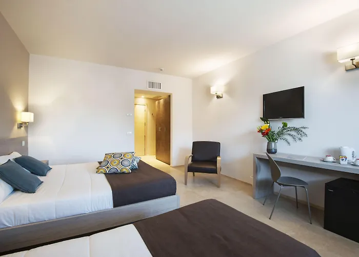 Dimorae And - Hotell