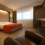 Hotel Dimorae And -