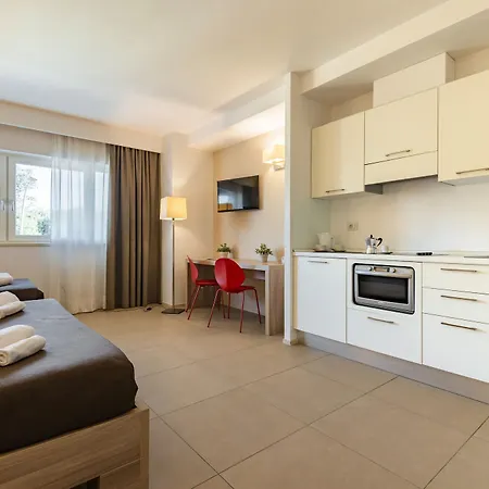Hotel Dimorae And -
